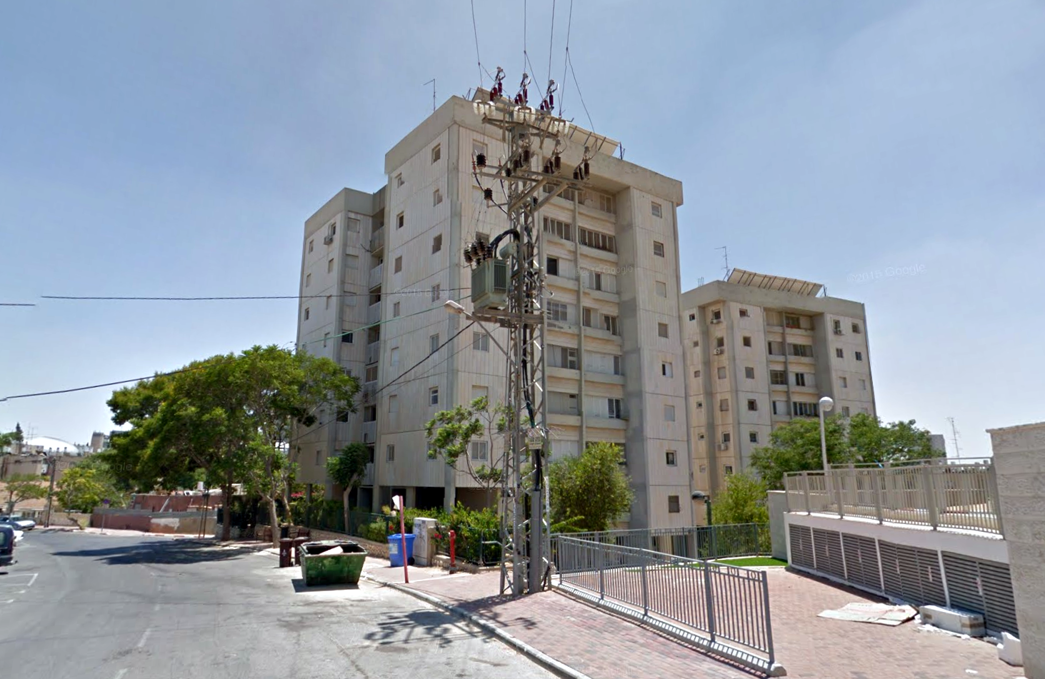 זירת האירוע: עמוד החשמל ברח' בצלאל 29 (צילום: גוגל מפות)